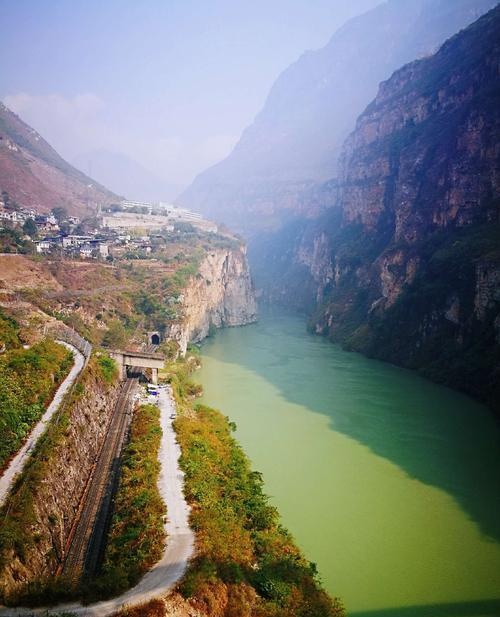 中国最美的十大峡谷排名，长江三峡只排第二