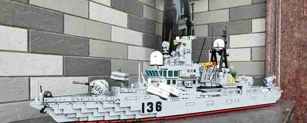 用1700片积木，打造海军当年的956型驱逐舰，还原度如何呢？