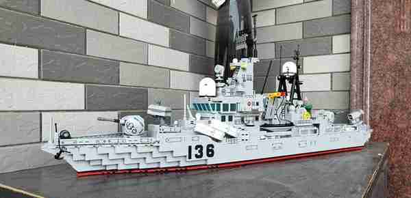 用1700片积木，打造海军当年的956型驱逐舰，还原度如何呢？