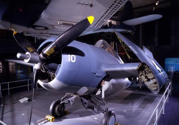 怎么做掉对面那架零式，美军F4F野猫战斗机的战术