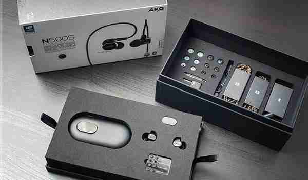 AKG旗舰级耳机N5005评测：颜值与音质都无懈可击