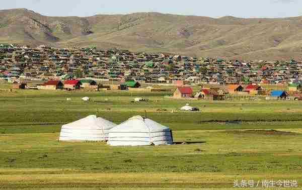 今年蒙古国GDP或为127.2亿美元，人均约4100美元，非常喜欢人民币