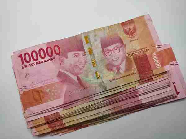 越南人炫富：我工资一个月600万越南盾，在中国是不是土豪？