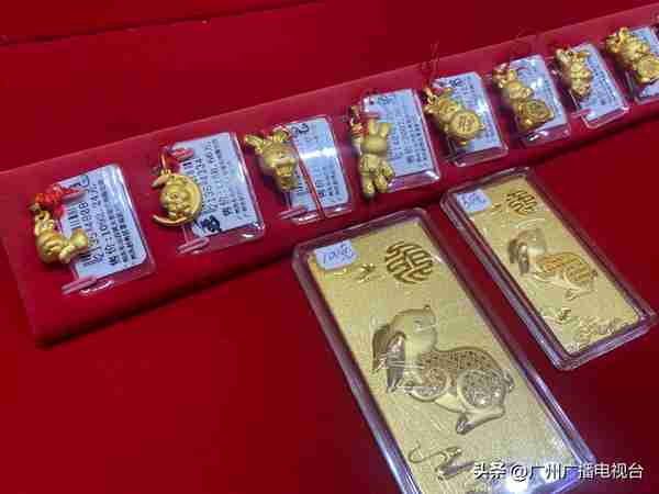 广州：春节黄金销售旺 “兔”元素金饰热卖