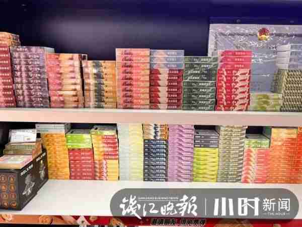 电子烟新规实施进入倒计时，有杭州的烟民说：很多种口味已经买不到了