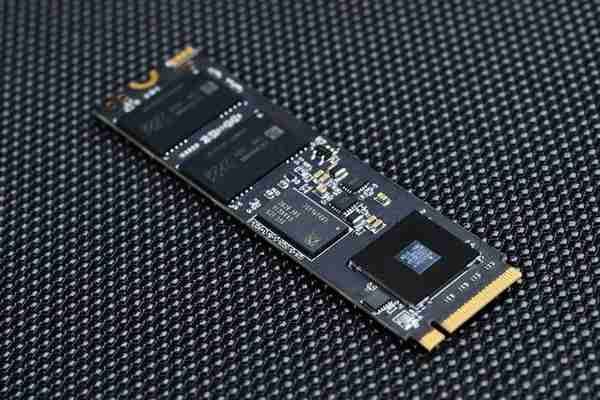 PCIE4.0 SSD大降价？慎重选购！这四款最靠谱，1TB最低759元