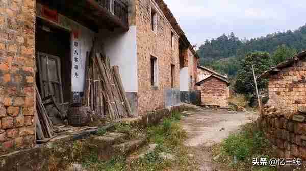 萍乡大山废弃无人村，一百多栋房屋无人住，村民都去了哪里？
