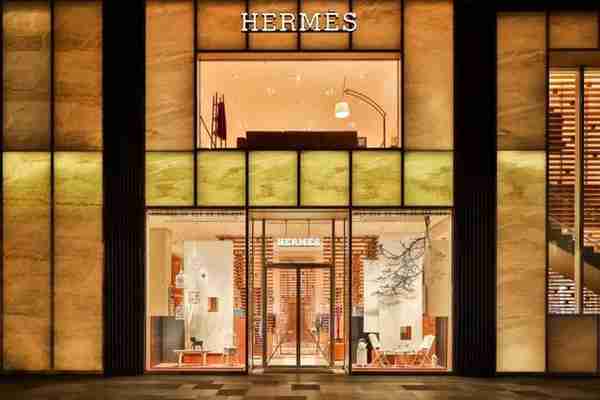 全球首富！奢侈品牌狙击手，曾恶意收购Hermès轰动全球