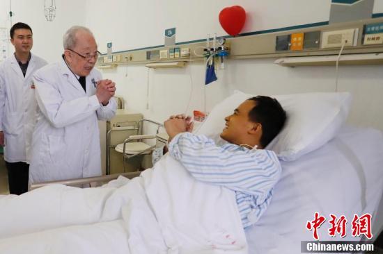 “中国肝胆外科之父”吴孟超心里始终装着是病人