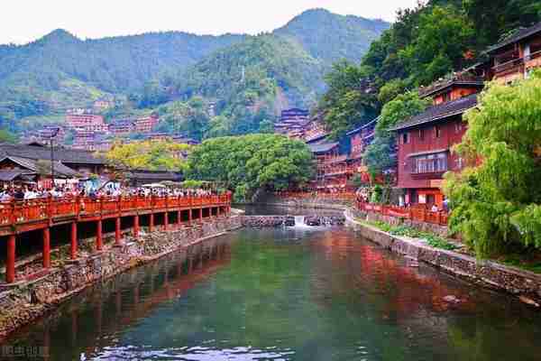 来贵州旅游，西江千户苗寨真的值得去吗？